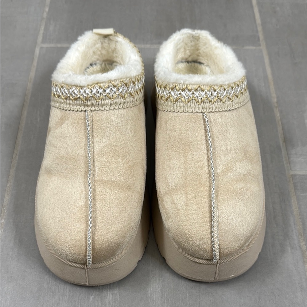 Women's Cream Slip-On Shoes